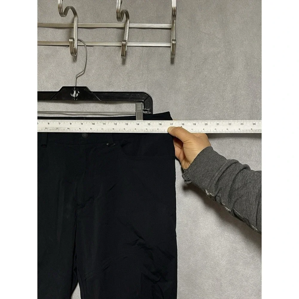 Mountain Hardwear Pants Men 34x30 Black Wildlands Cargo Softshell Ripstop OM4953